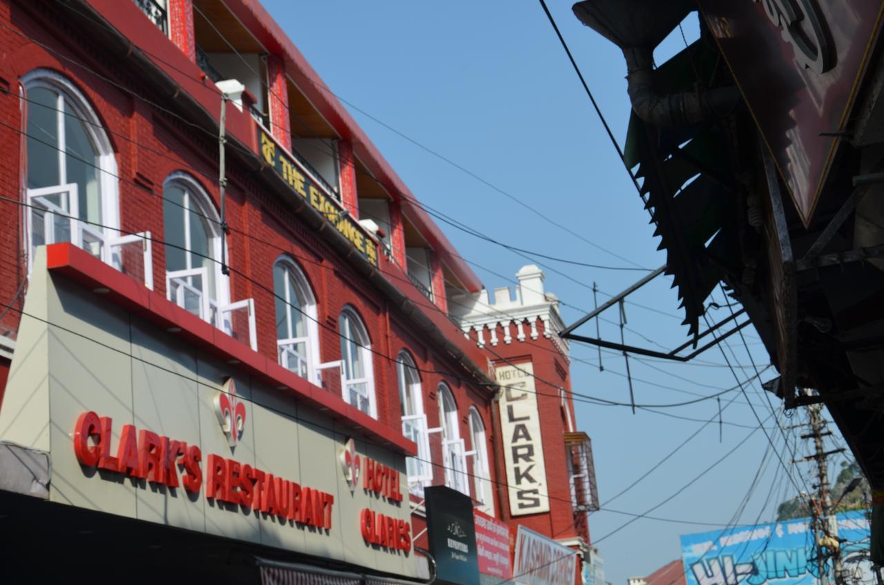 Hotel Clarks Mussoorie Exterior photo
