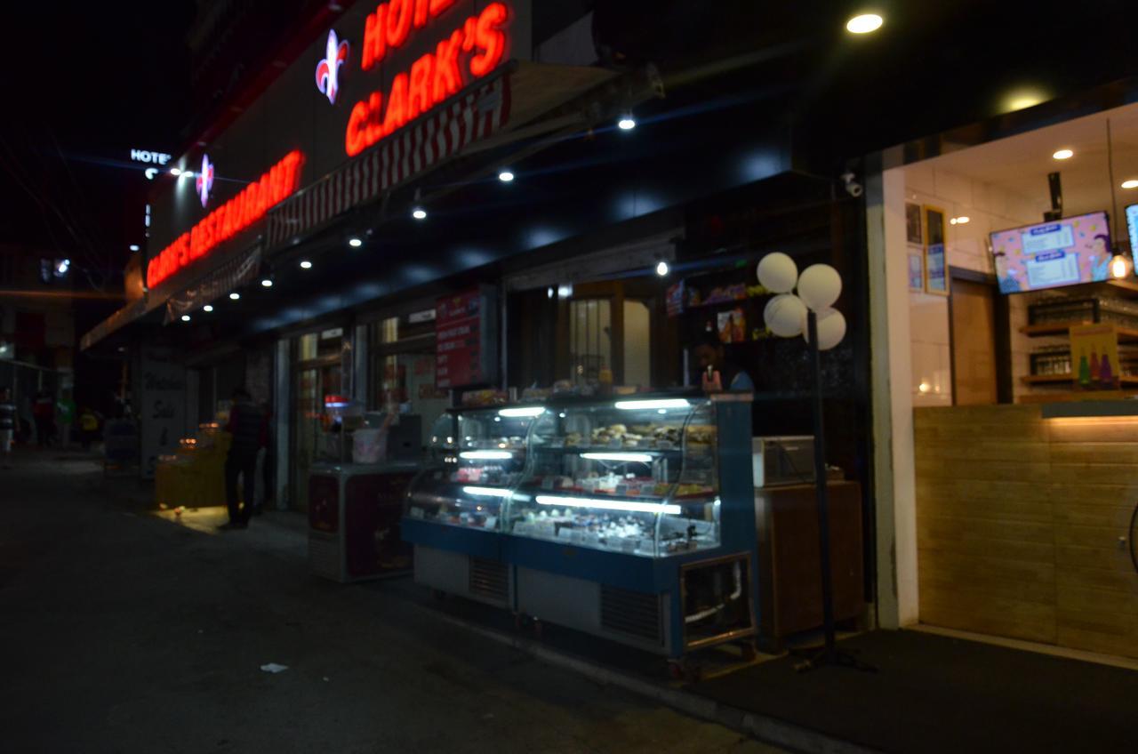 Hotel Clarks Mussoorie Exterior photo